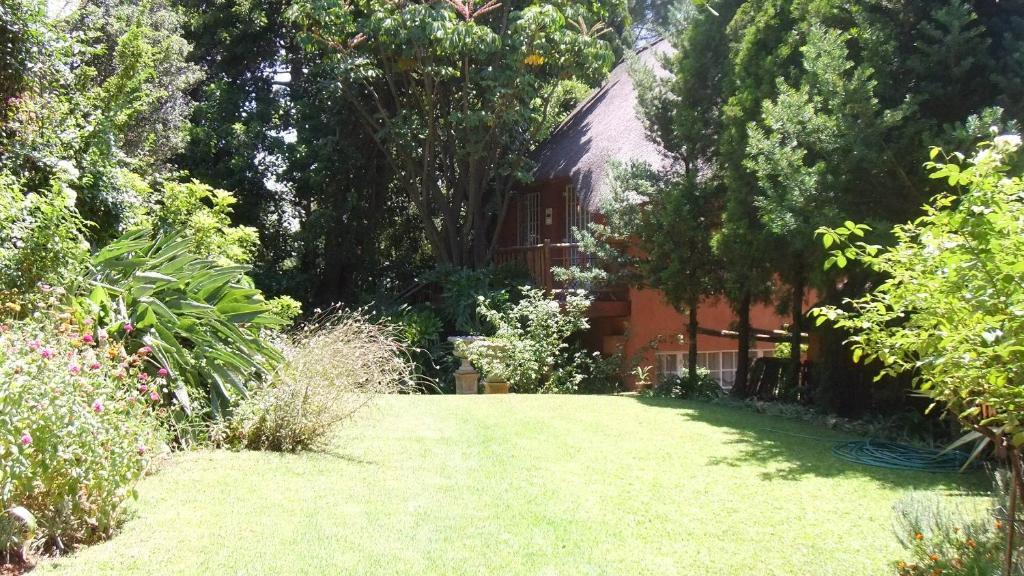 Treetops & Treats Guest House Pretoria Exterior photo