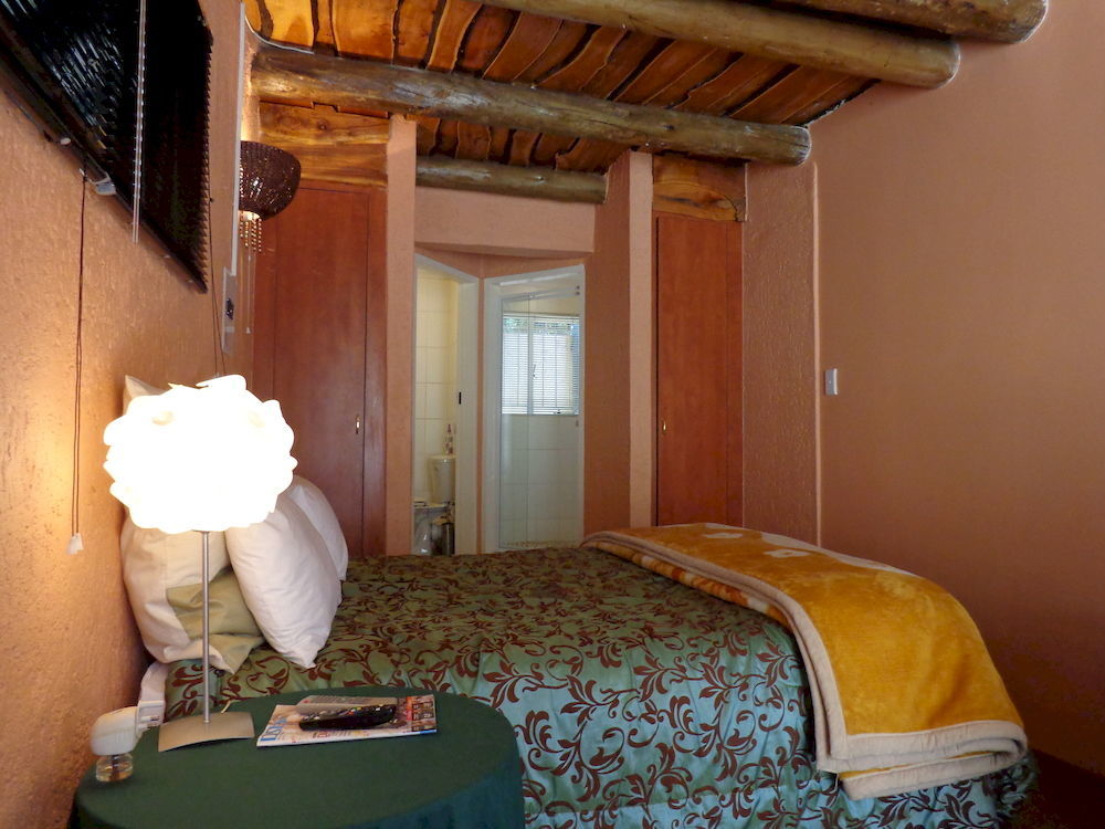 Treetops & Treats Guest House Pretoria Exterior photo